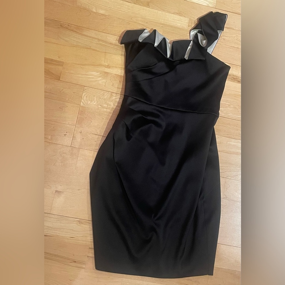 Max & Cleo Black Asymmetrical Bodycon Cocktail Dress size 6 One Shoulder Ruffle